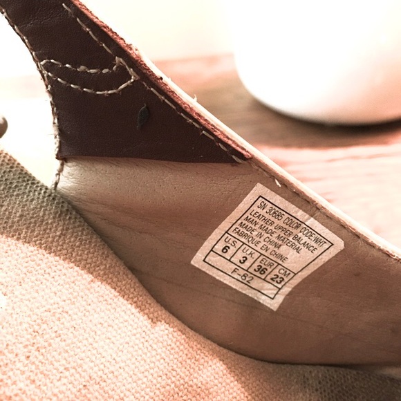 White/Cream wedge shoe - Picture 9 of 10